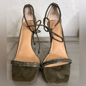 Express Heels size 10 Olive Green in color